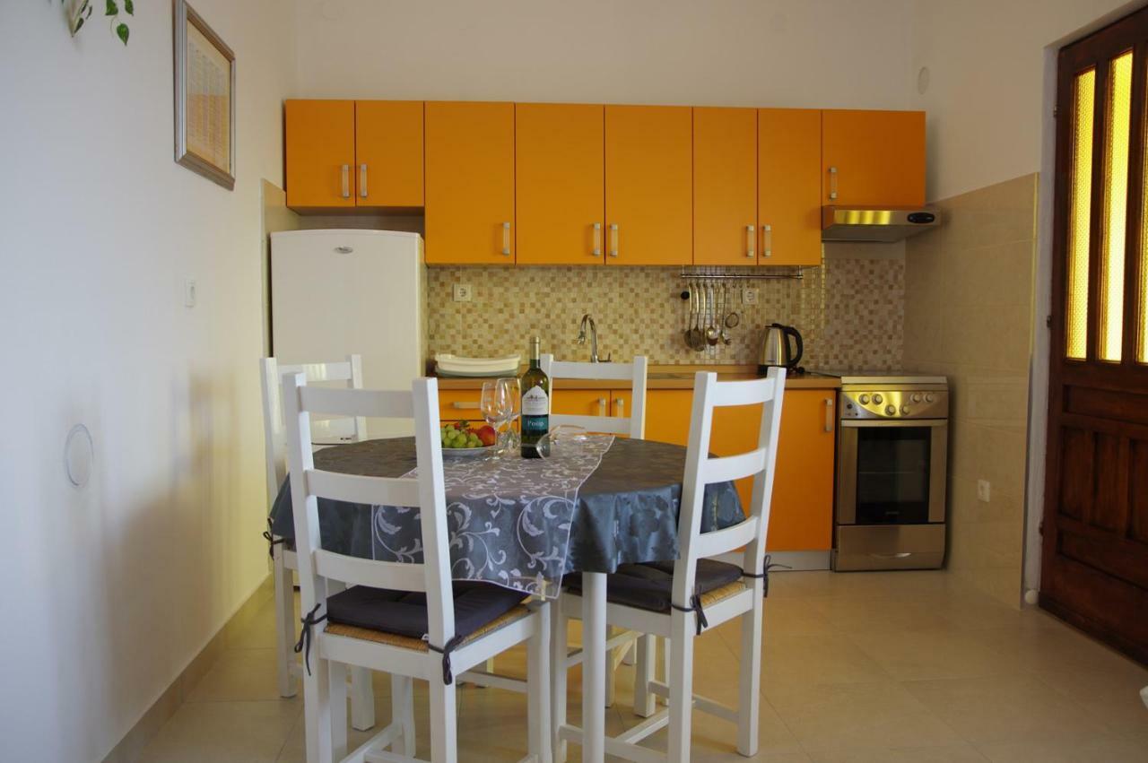Apartments Sonja Подгора Екстер'єр фото